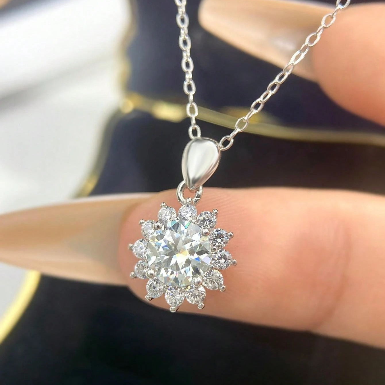 Women's 925 Silver Moissanite Pendant Necklace